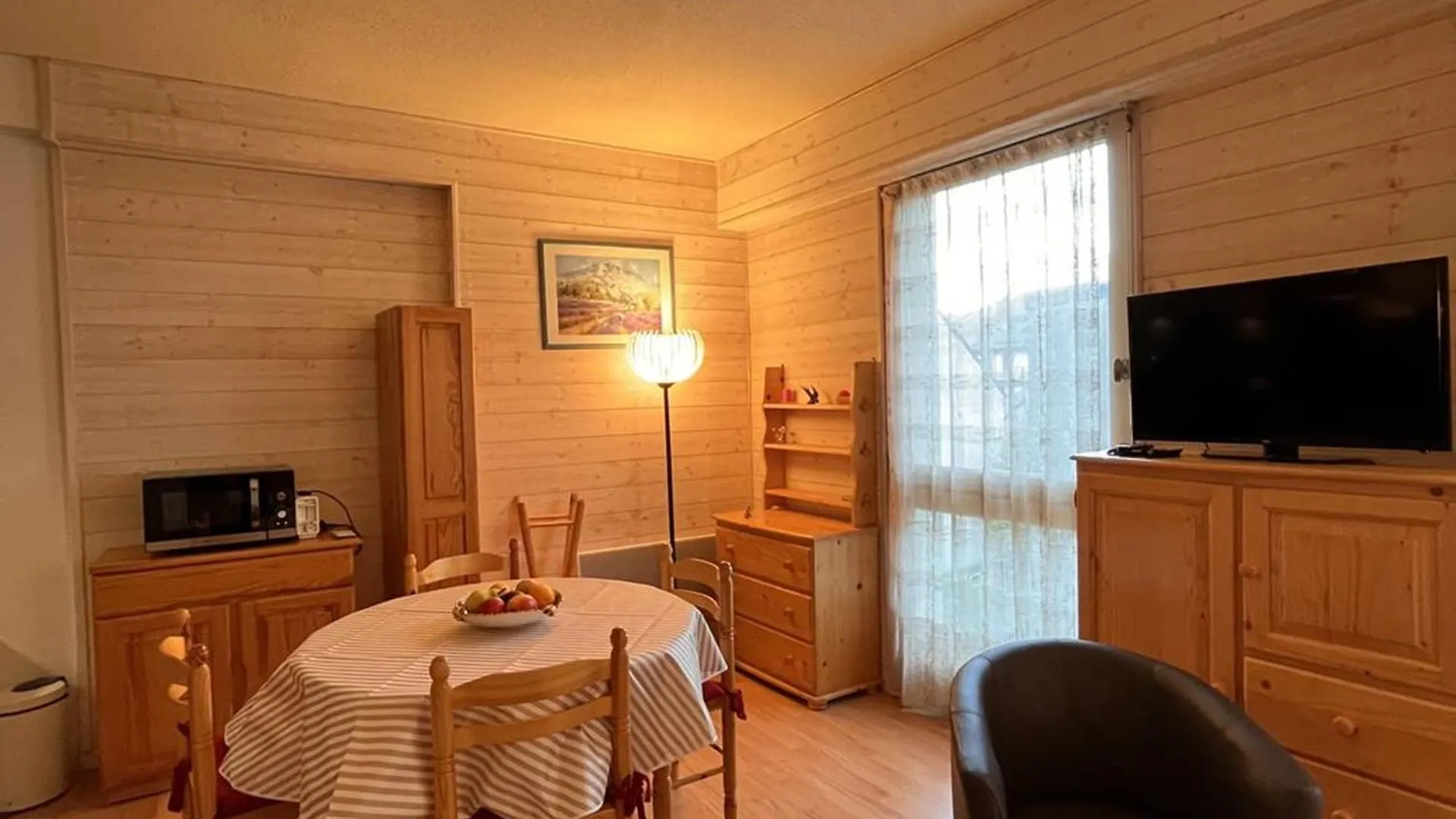 Grand Studio Centre Ville 4-6 Pers, Parking Proche - Fr-1-234-332 Cauterets 0*,  France
